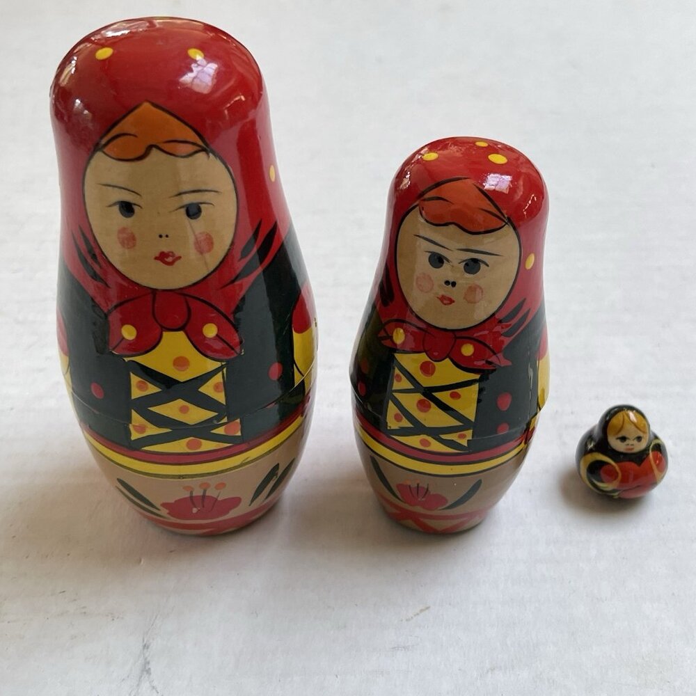 Nesting Dolls Set of 3 Wooden Colorful‎ Hand Painted Decor